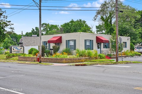 Medical Office Building with Corner Lot