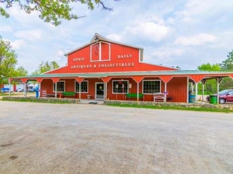 Fulton Commercial Property on Highway