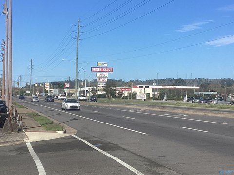 COMMERCIAL - Gadsden, AL