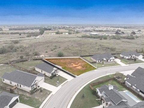 Land, La Vernia, TX