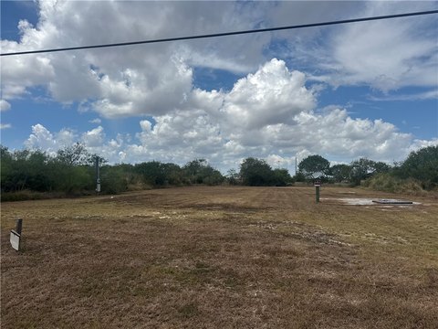 Land, Bayside, TX