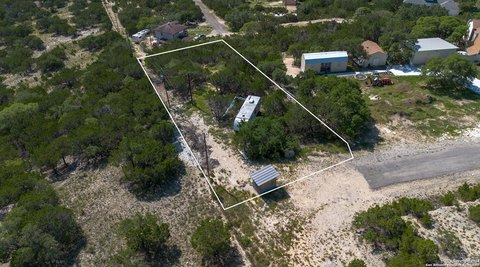 LAND - Lakehills, TX