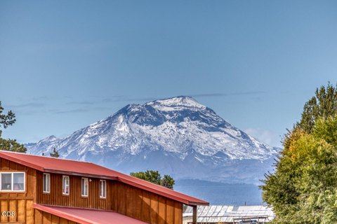 Land, Redmond, OR