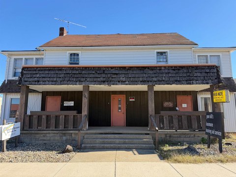 4-Unit Mixed-Use Building