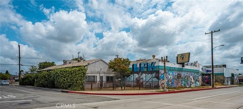 Warehouse with Gated Fenced Yard