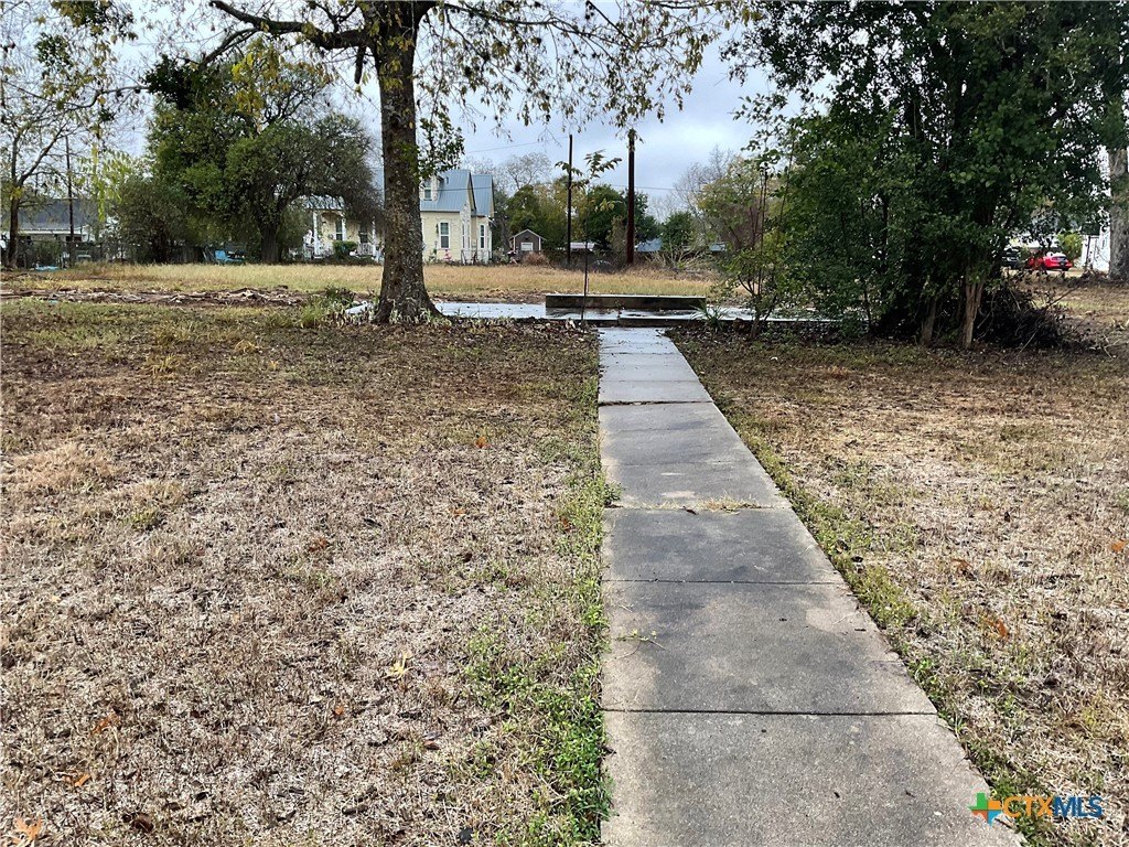 Residential Lot in Cuero, TX