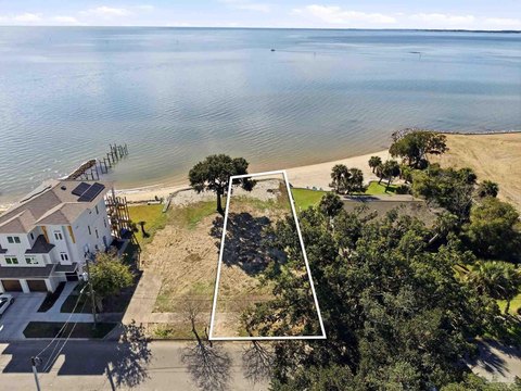 Waterfront Lot in Downtown Pensacola