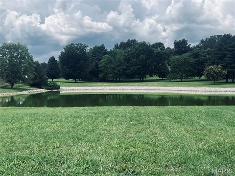 LAND - Belleville, IL