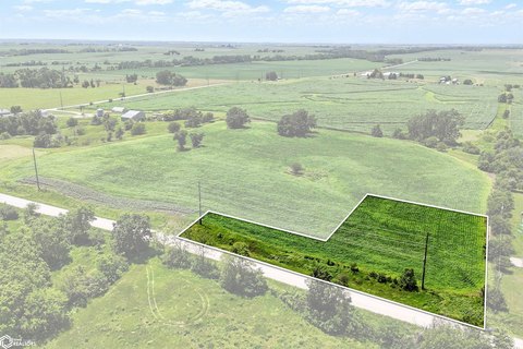 Iowa Countryside Land Parcel
