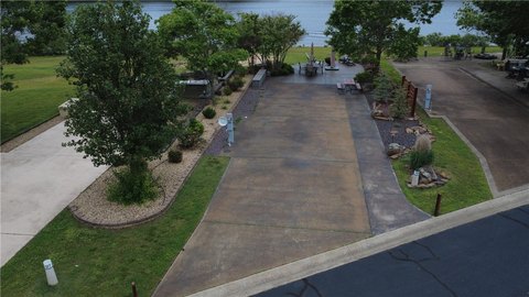 Waterfront RV Lot in Oak Grove