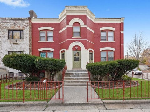 Historic Pullman Four-Flat Row House