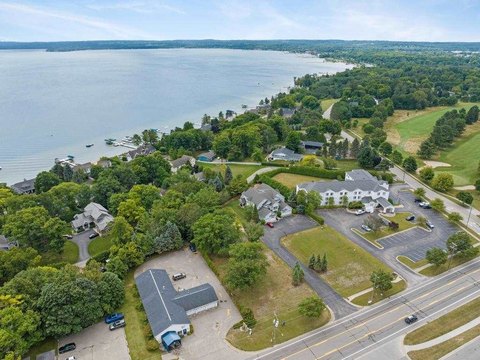 LAND - Charlevoix, MI
