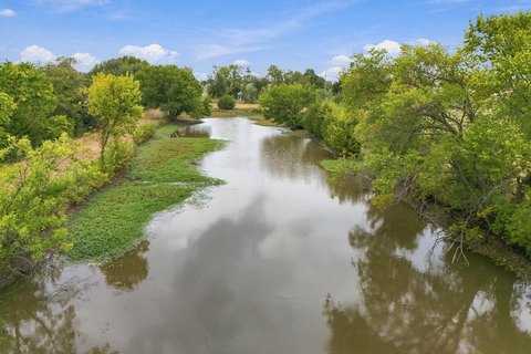 Land, Benton, KS