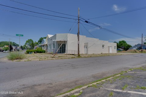 Picture of Specialty properties at Guilderland Ave 2558, Schenectady, NY