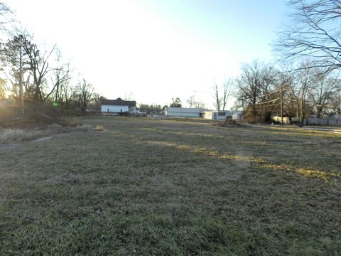 Land, Harrisburg, IL