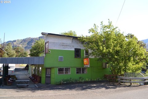Historic Commercial/Residential Property in Imnaha