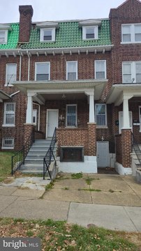 Income-Producing Triplex with Commercial Space