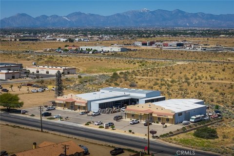 Industrial Warehouse with Expansion Yards