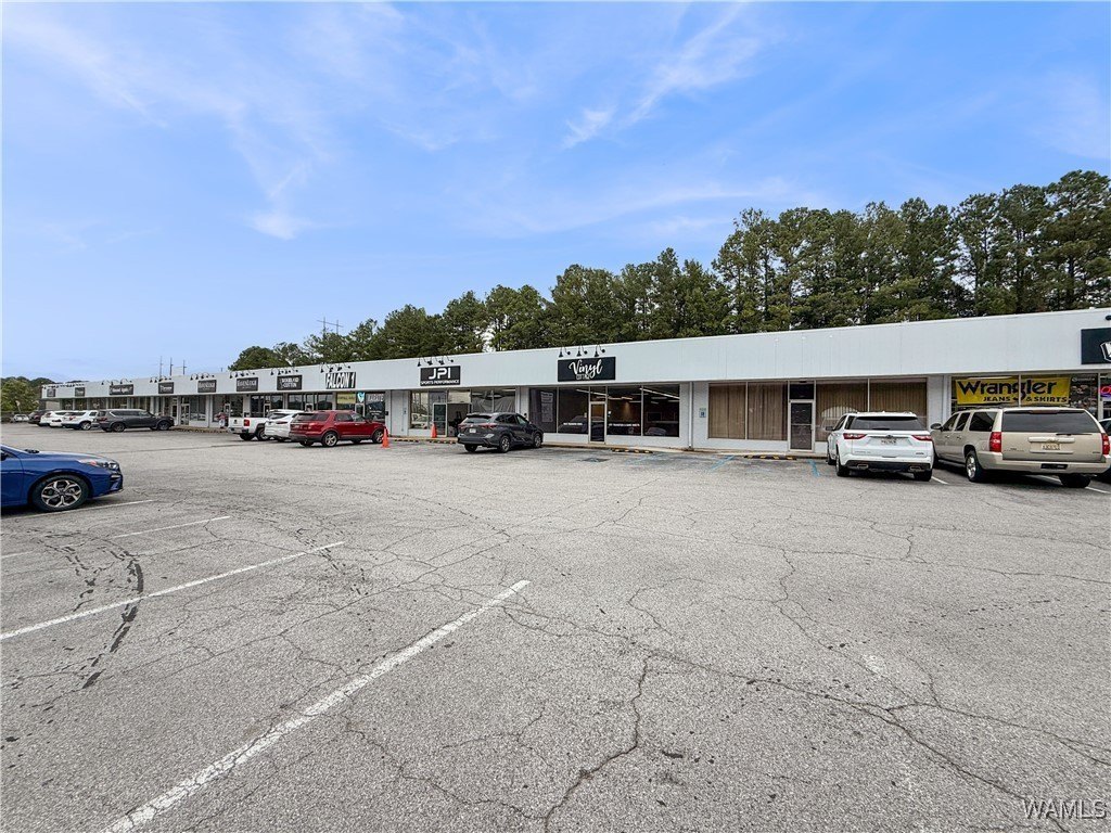 Retail Space in Black Warrior