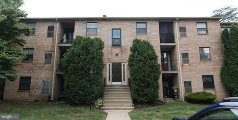 End-Unit 2BR Condo with Balcony