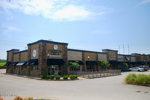 Retail Space Near Interstate 40