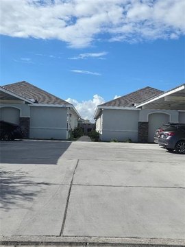 Weslaco Fourplex with Carports