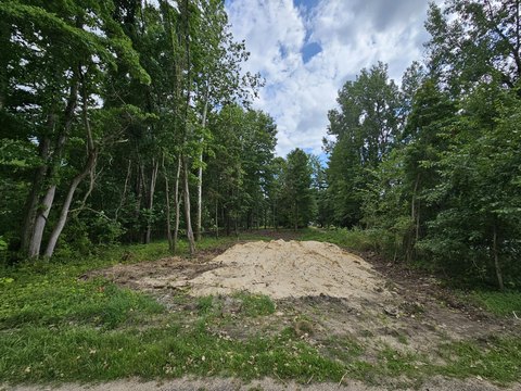 LAND - Grand Junction, MI