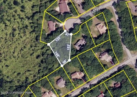 Land in Tamiment, Pennsylvania