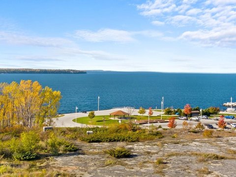 LAND - Sturgeon Bay, WI