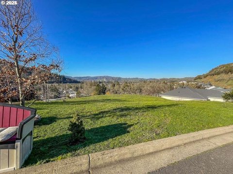 Land, Roseburg, OR