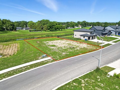 Land in Beacon Pointe Estates