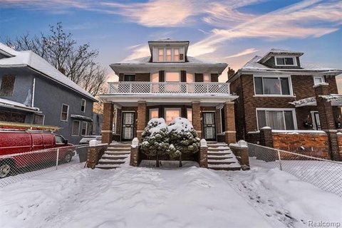 Charming Detroit Duplex Investment Opportunity