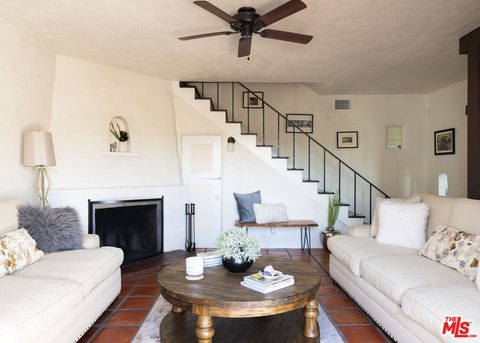 Mediterranean Duplex with Landmark Views