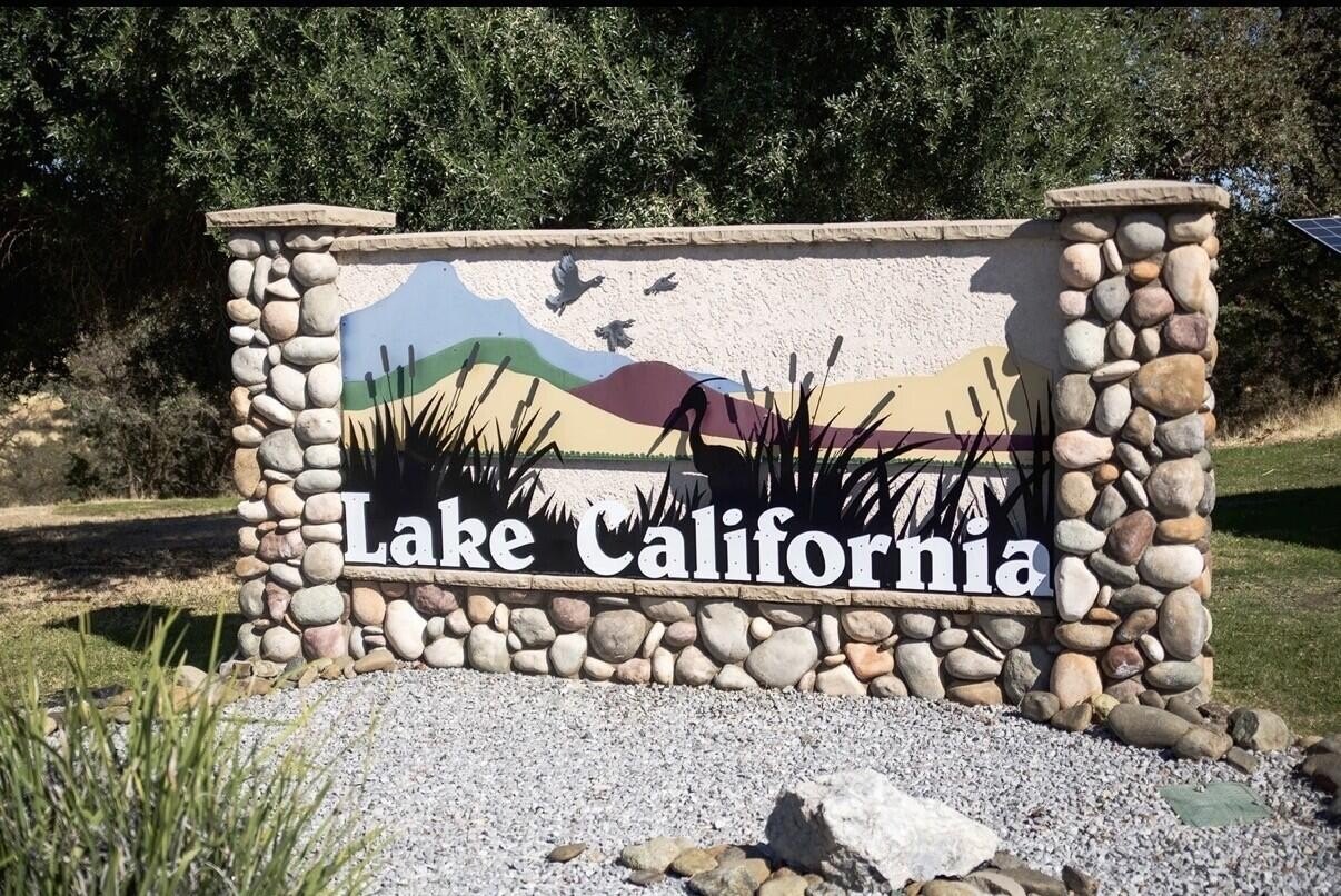 Scenic Lot Backing Sacramento River