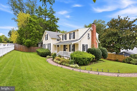 Land, ARLINGTON, VA
