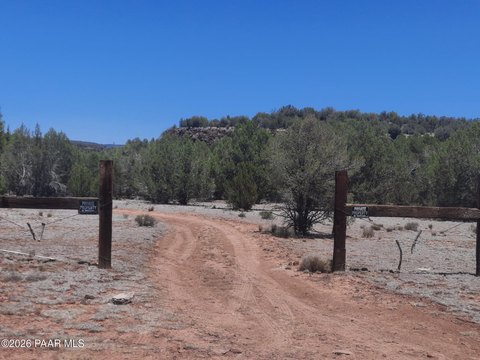 LAND - Seligman, AZ