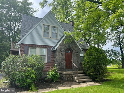 Well-Maintained Office Building For Sale