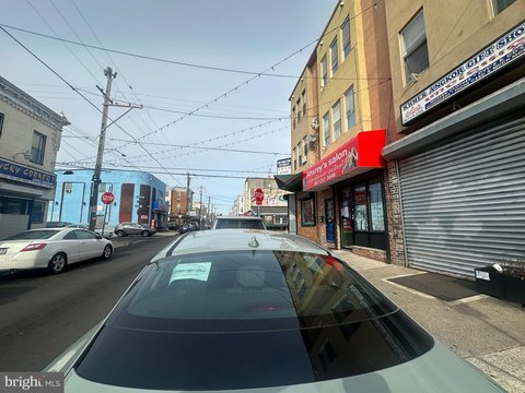 Retail Space in Philadelphia, PA