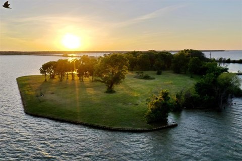 Waterfront Land with Extensive Shoreline