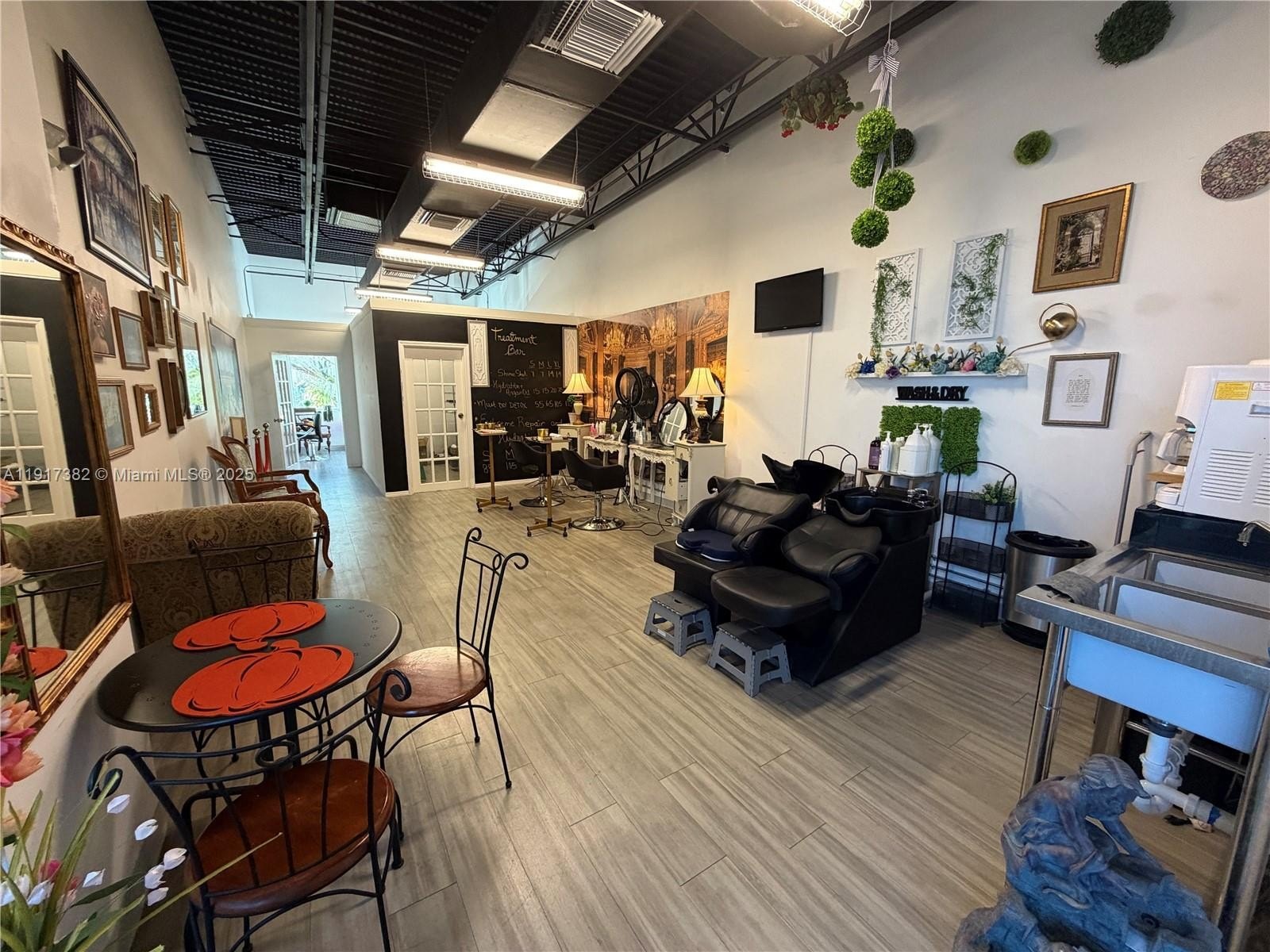 Established Beauty Salon in Miramar