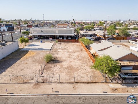 Commercial Land in El Centro, CA