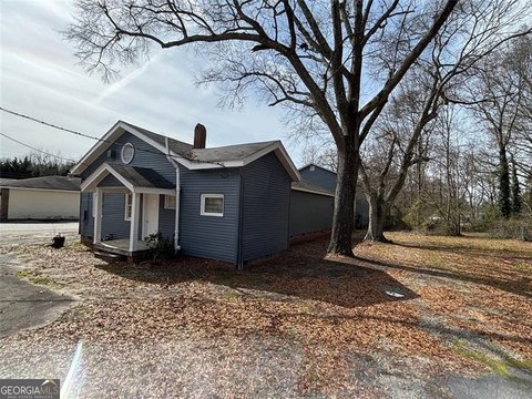 Versatile Commercial Space in Monroe