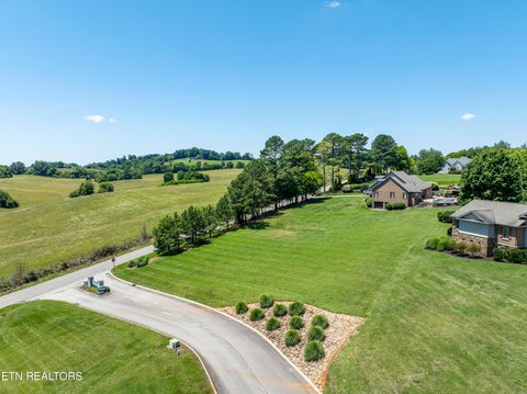 LAND - Louisville, TN