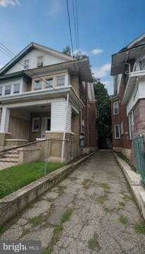 Colonial Multi-Family Income Property