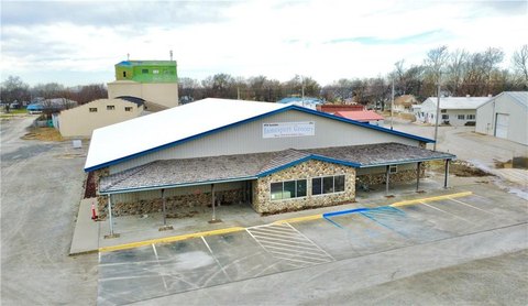 Versatile Commercial Building in Jamesport, MO