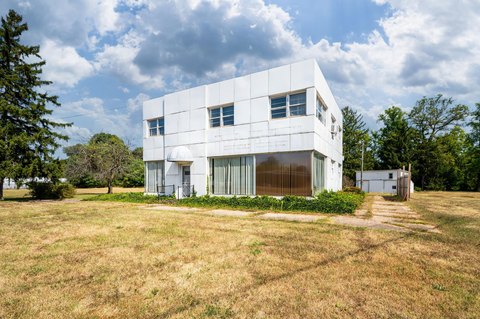 Benton Harbor Retail and Warehouse