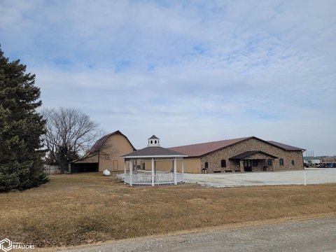Versatile Commercial Property Near Sigourney
