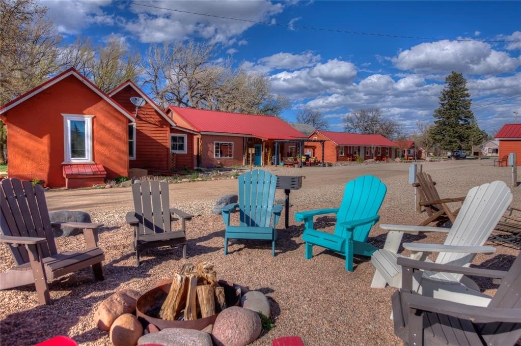 Charming Cabins in Spanish Peaks