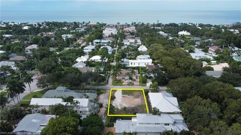 Prime Homesite in Old Naples