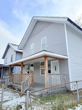 Newly Renovated Duplex with Two 4-Bed Units